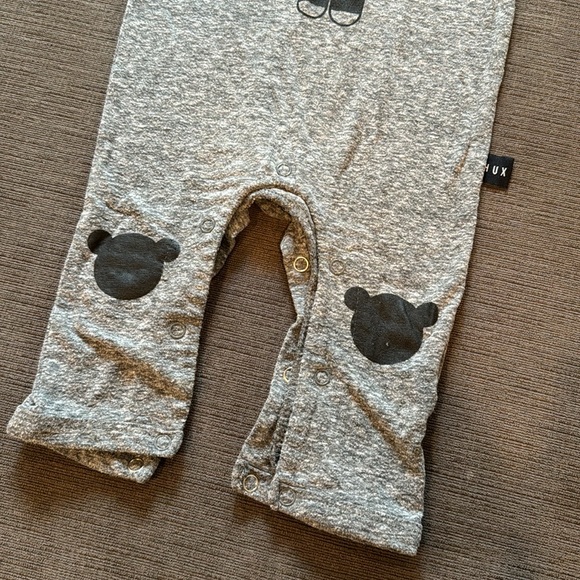 Huxbaby 3-6 month grey onesie with black decal. Great condition - Picture 3 of 3